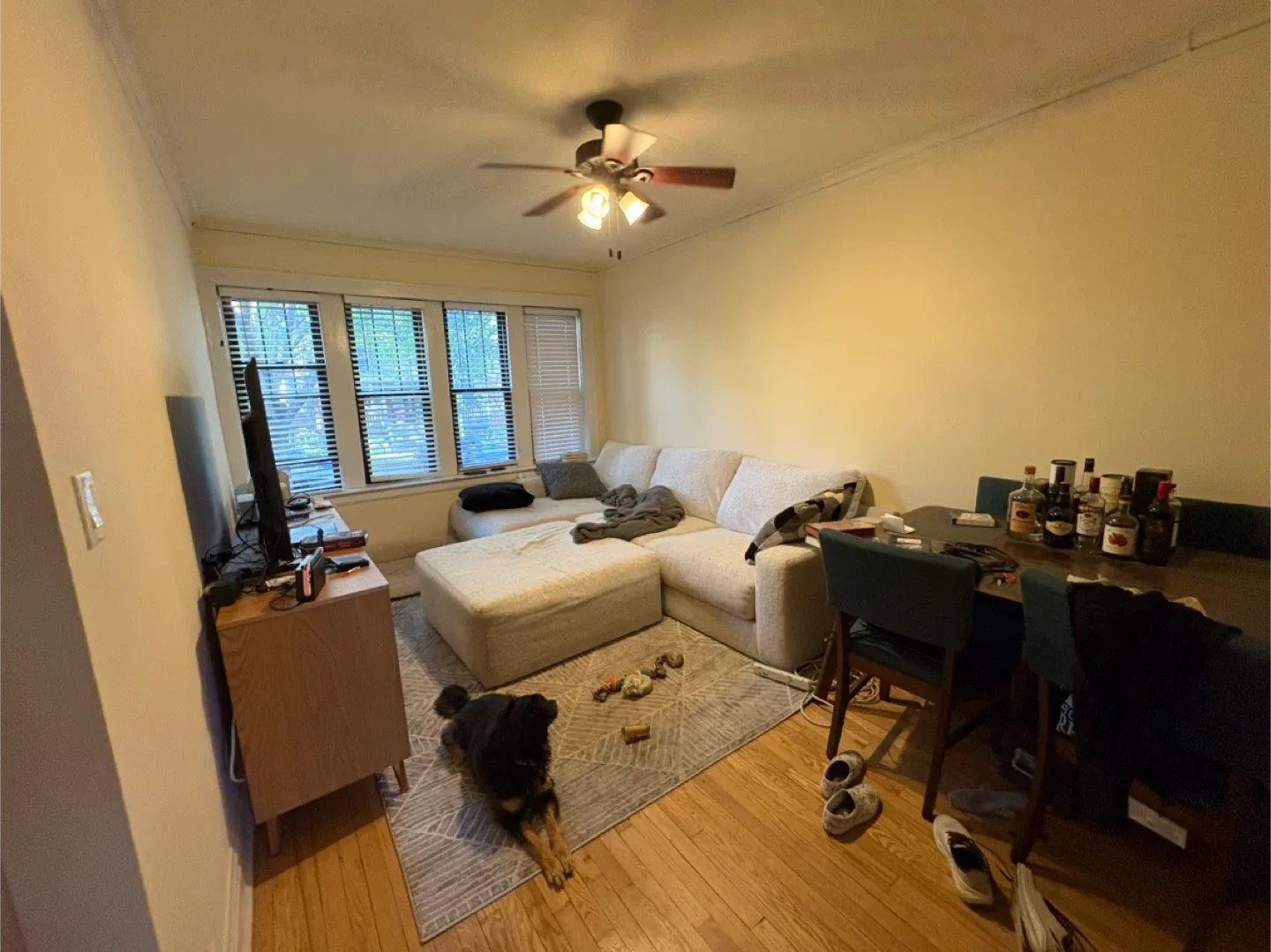 Sublease or brand new lease 2 bed 1 bath Lincoln square image indicator(5)