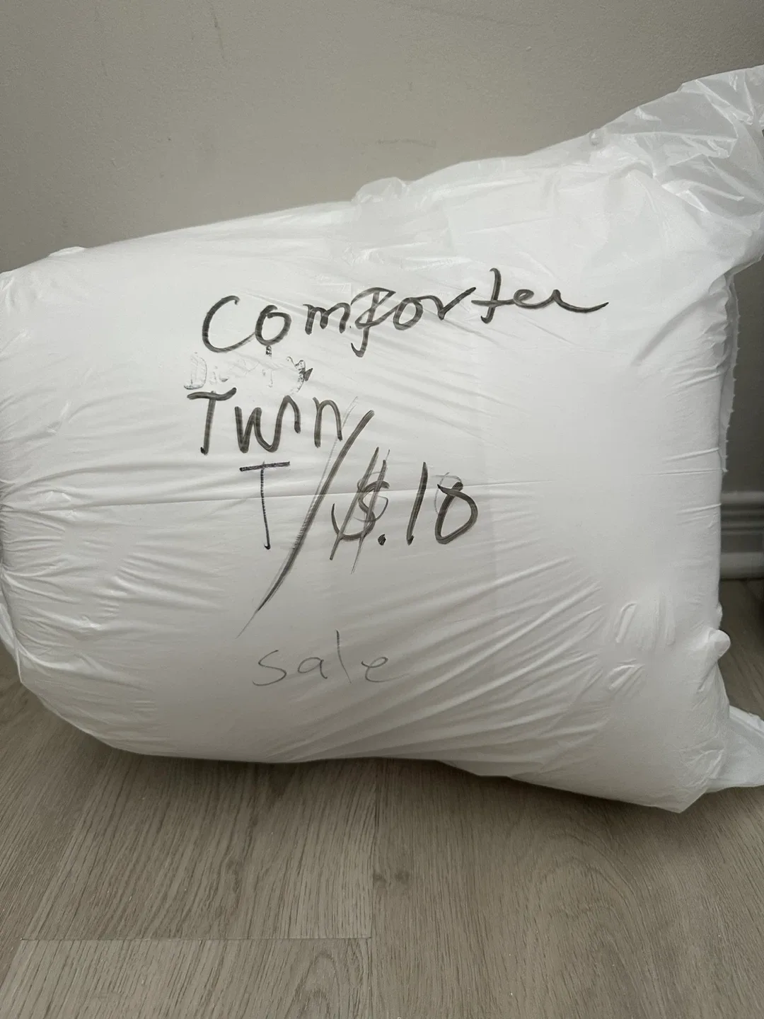 Twin Comforter - $10 thumbnail