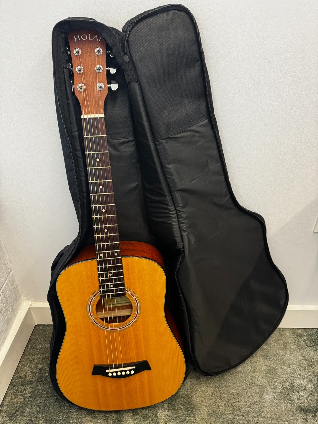 HOLA! HM121GN 30-Inch Classical Guitar w/ Case image indicator(4)