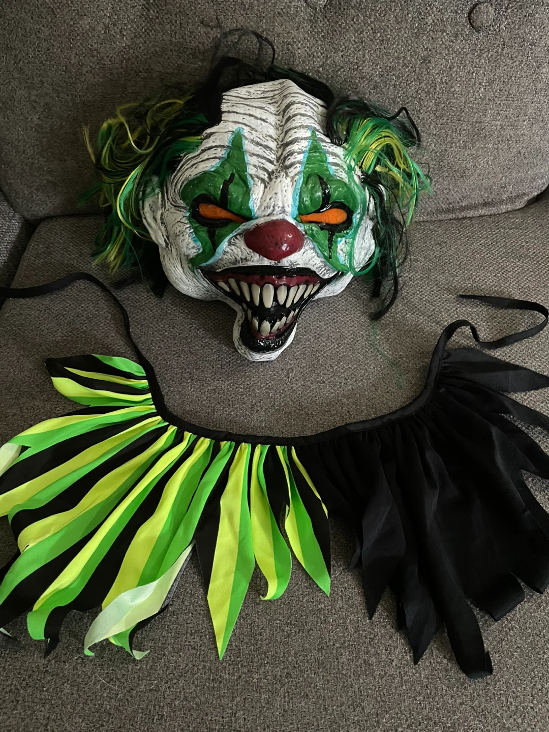 Spirit Halloween Chaos Clown Costume Child 14-16 - photo 4