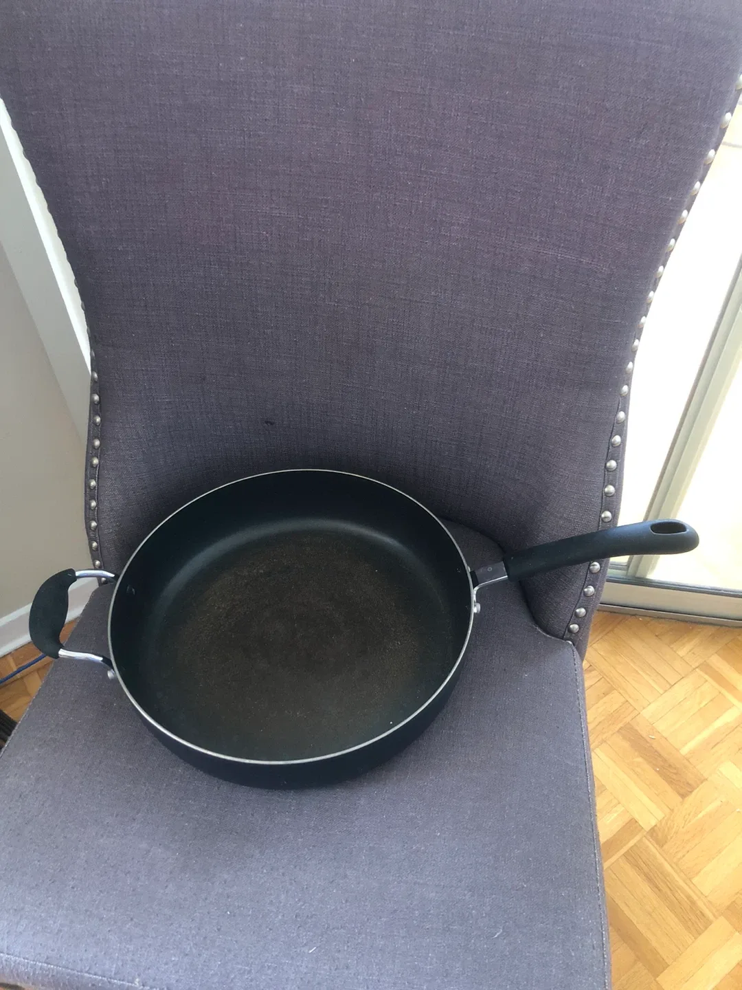 Used Non-Stick Frying Pan image indicator(3)