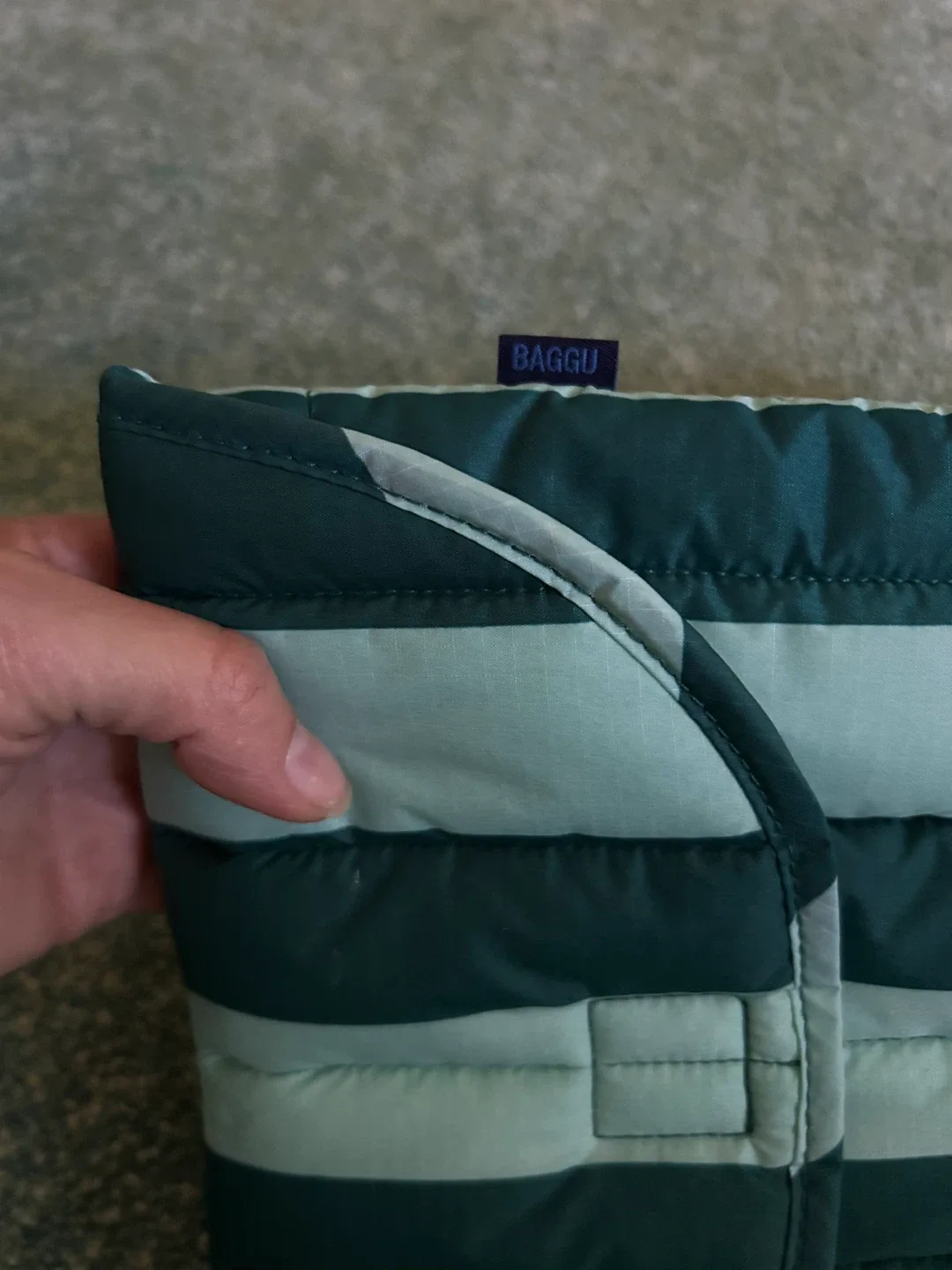 BAGGU Puffy Laptop Sleeve 13" image indicator(4)