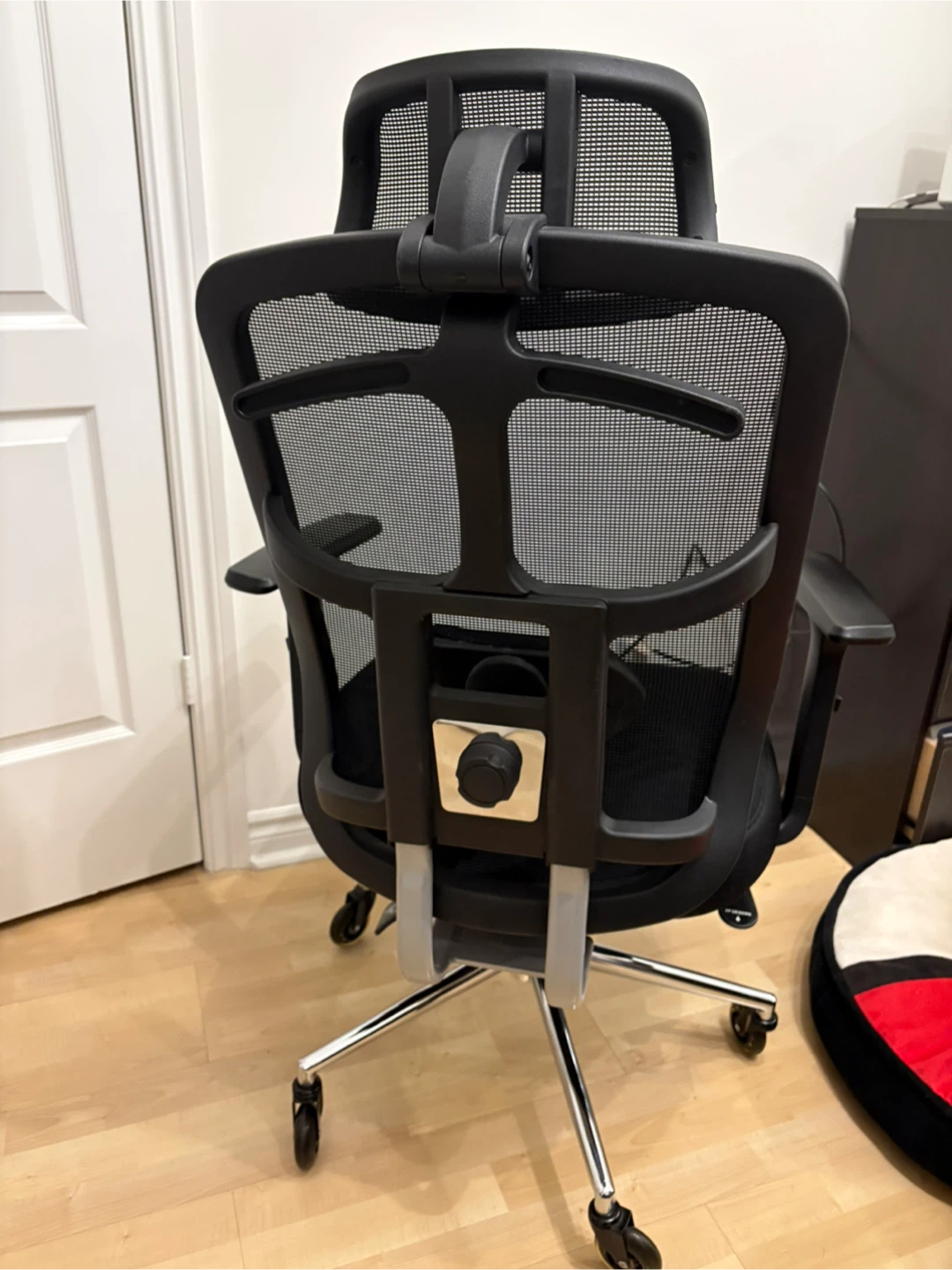 Black Ergonomic Mesh Office Chair - photo 2