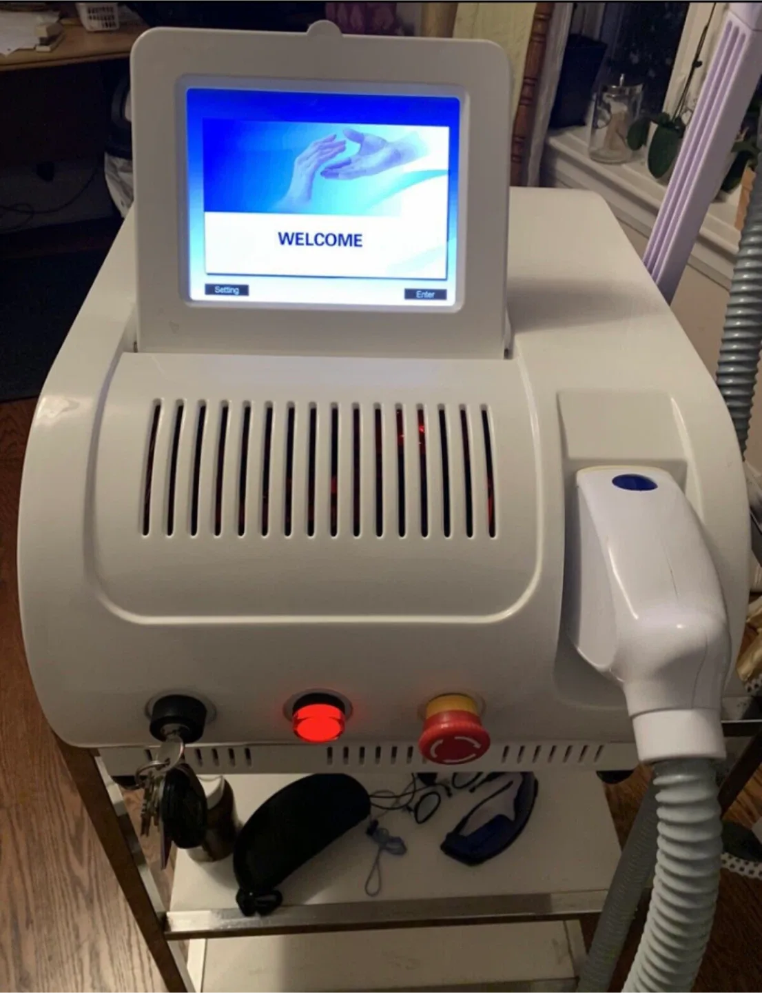 Laser System for Tattoo & Birthmark Removal image indicator(2)