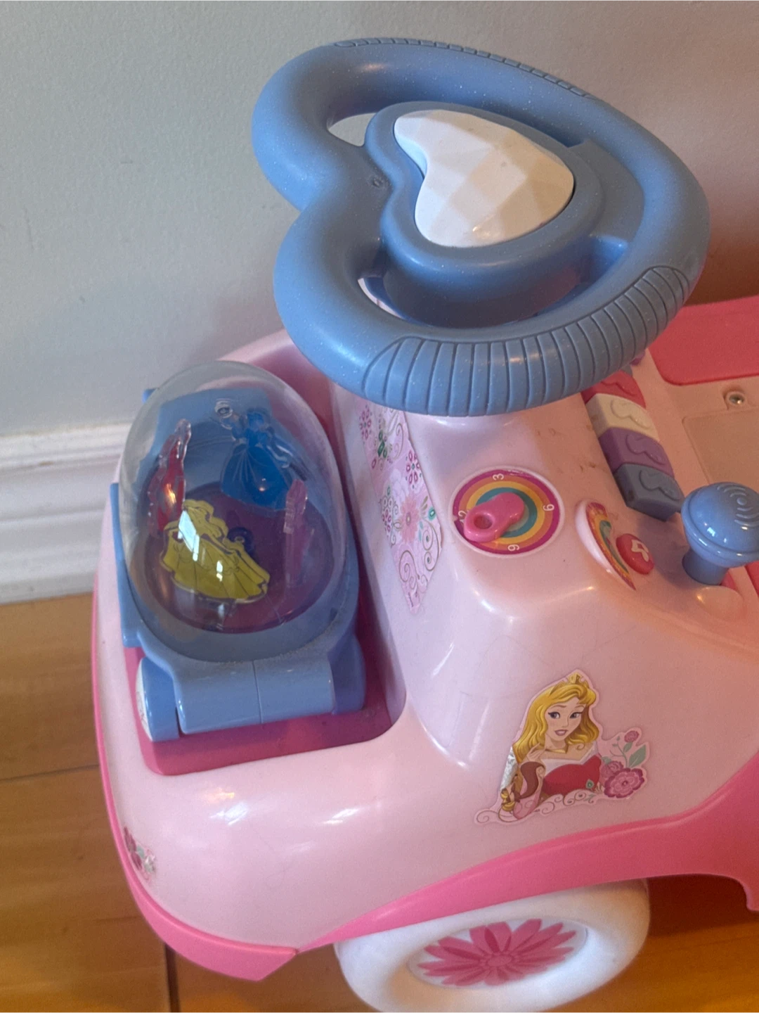 Disney Princess Ride-On Car - photo 2