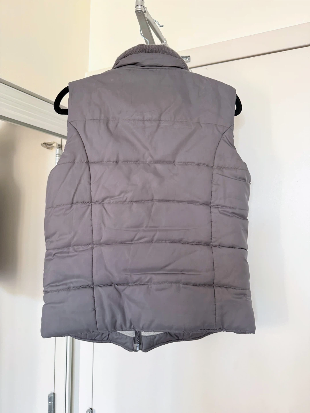Grey Puffer Vest - Size M - photo 2
