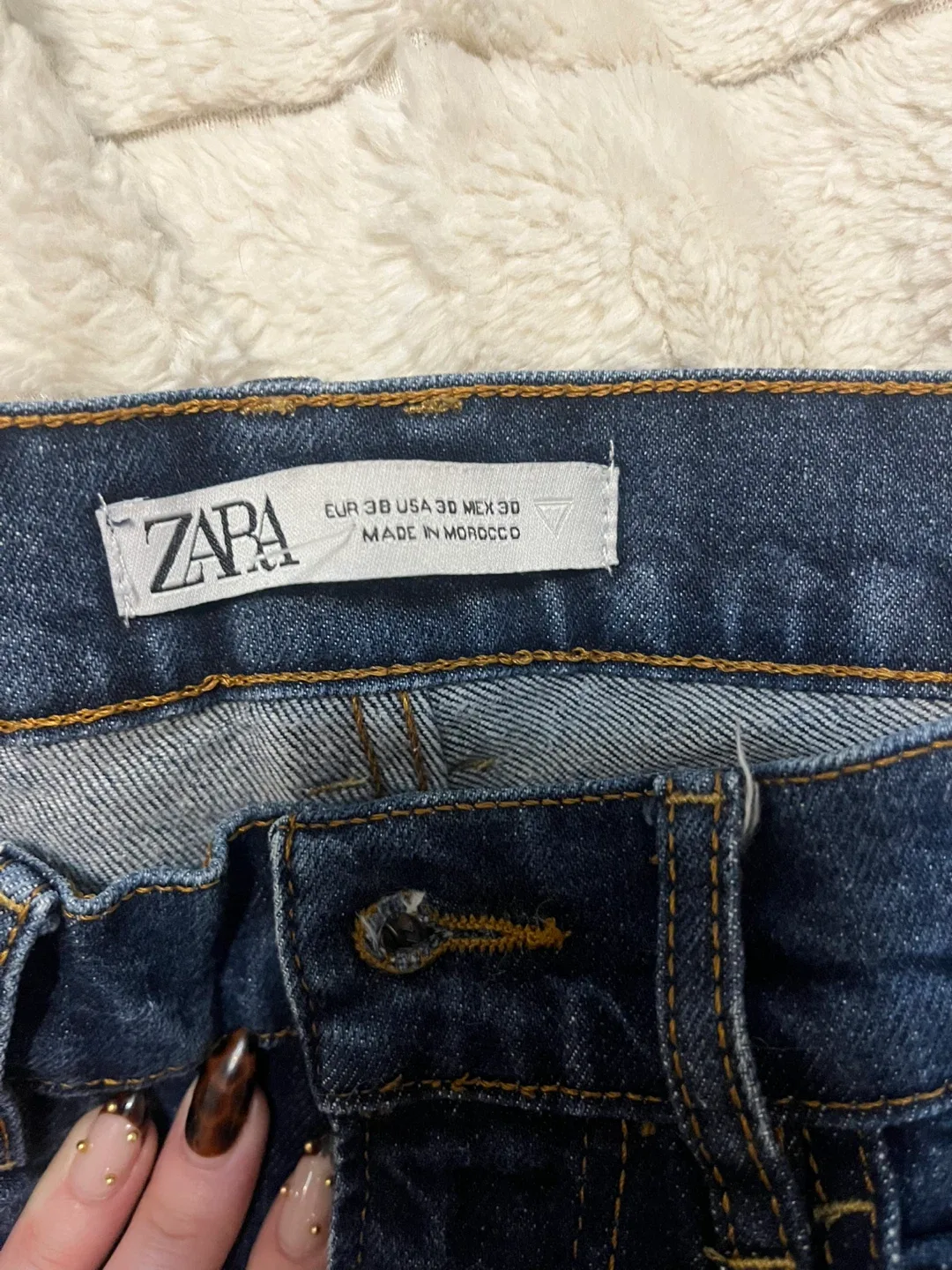 Zara Dark Blue Jeans - Size 30 image indicator(4)