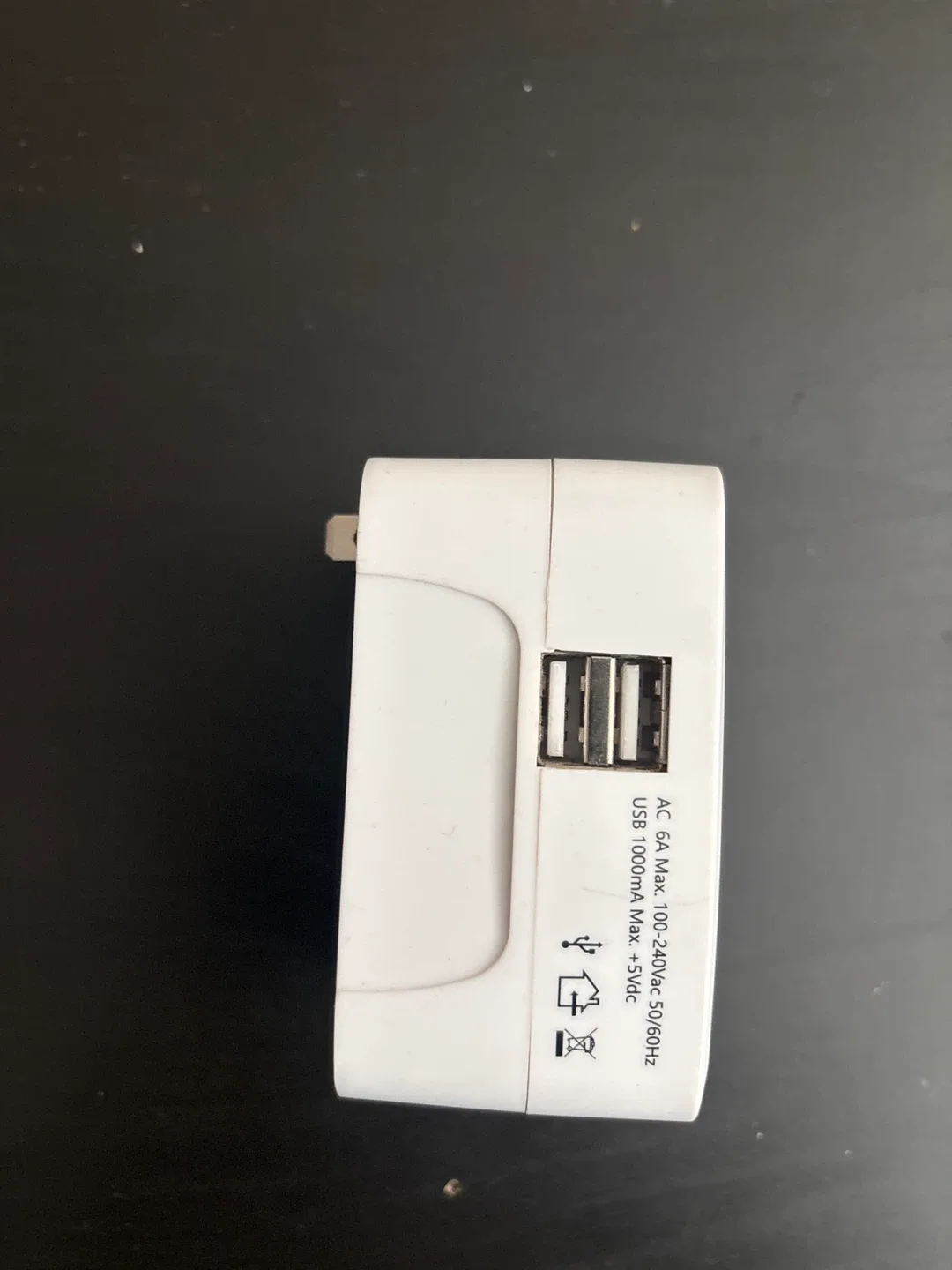 Travel Universal Adaptor image indicator(2)