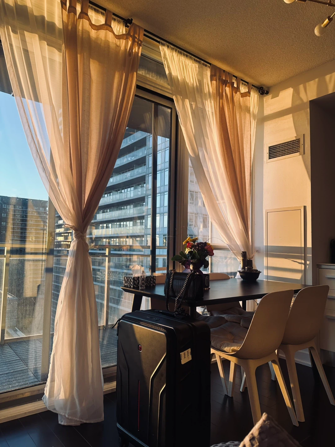 Dinning table - photo 3