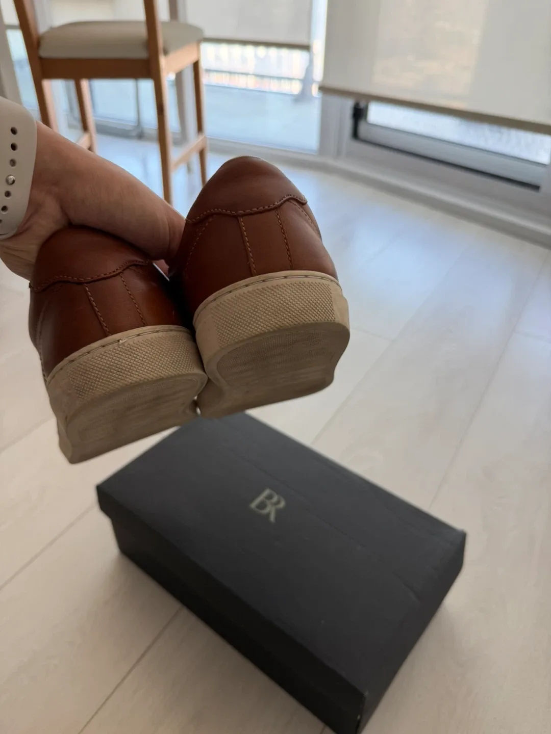 Banana Republic Leather Sneakers - Size 11 image indicator(3)