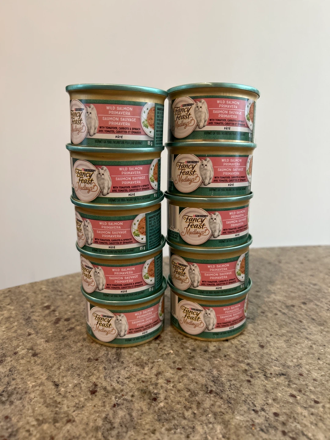 Fancy feast wet cat food (10 cans)
