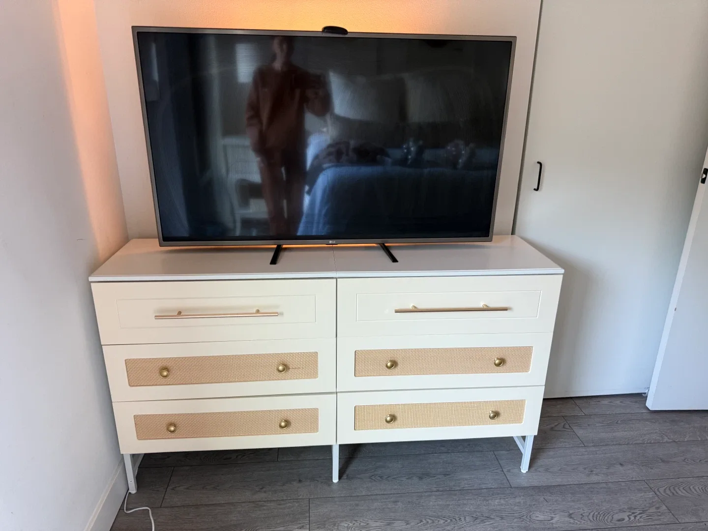 LG 49UH6500 49" 4K UHD Smart TV image indicator(3)