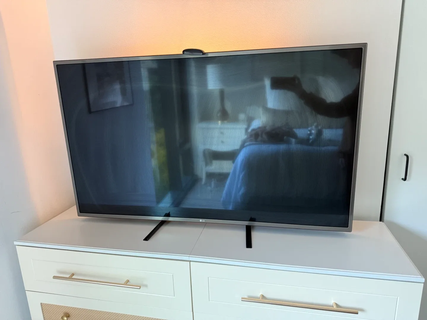 LG 49UH6500 49" 4K UHD Smart TV image indicator(2)