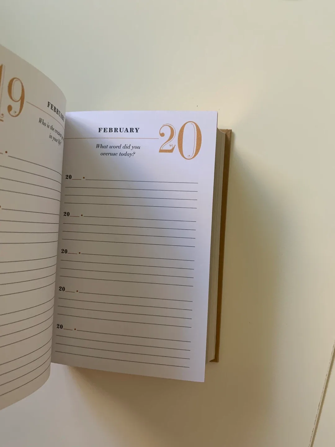 Q&A a Day 5-Year Journal image indicator(3)