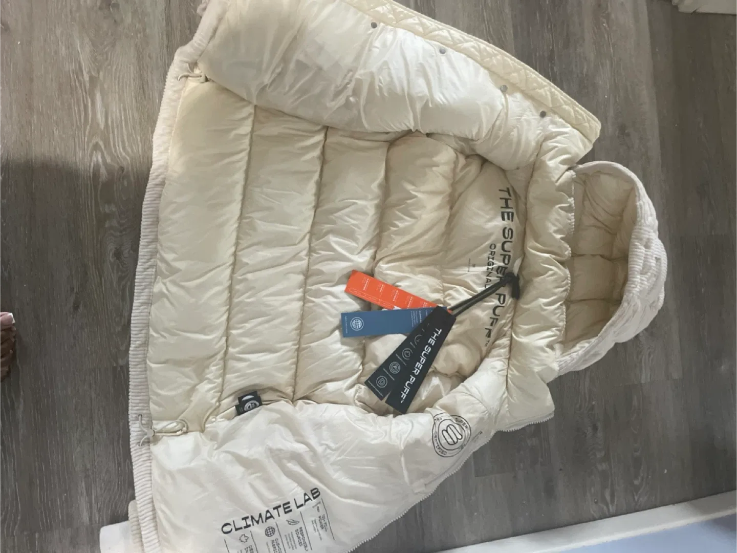 Aritzia The Super Puff Original Corduroy image indicator(4)