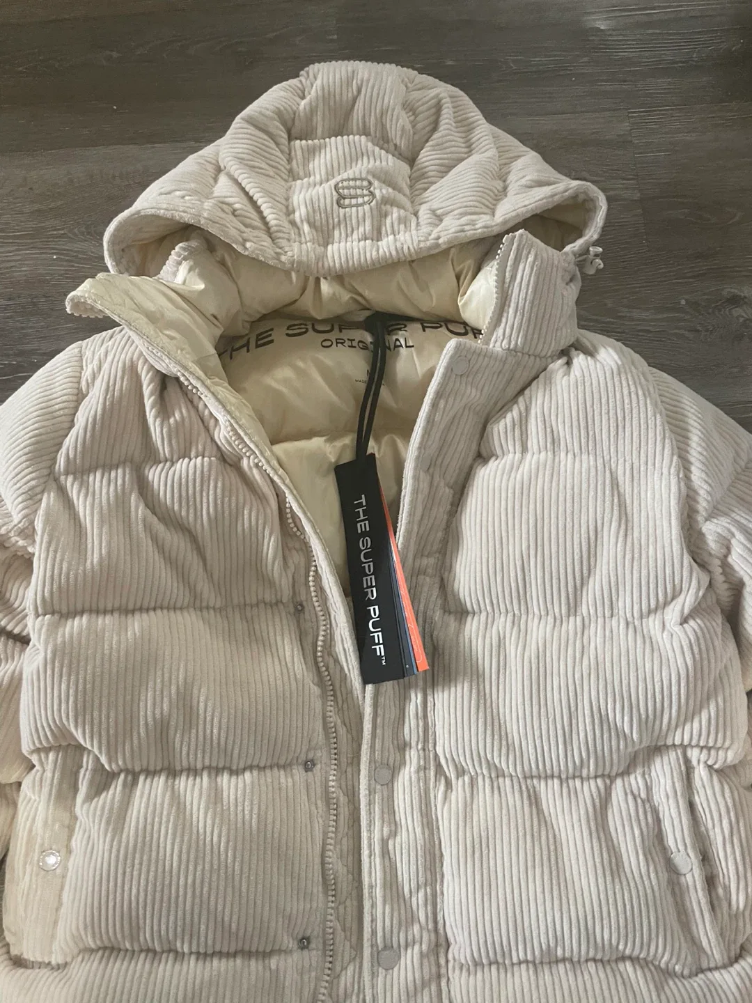 Aritzia The Super Puff Original Corduroy image indicator(2)