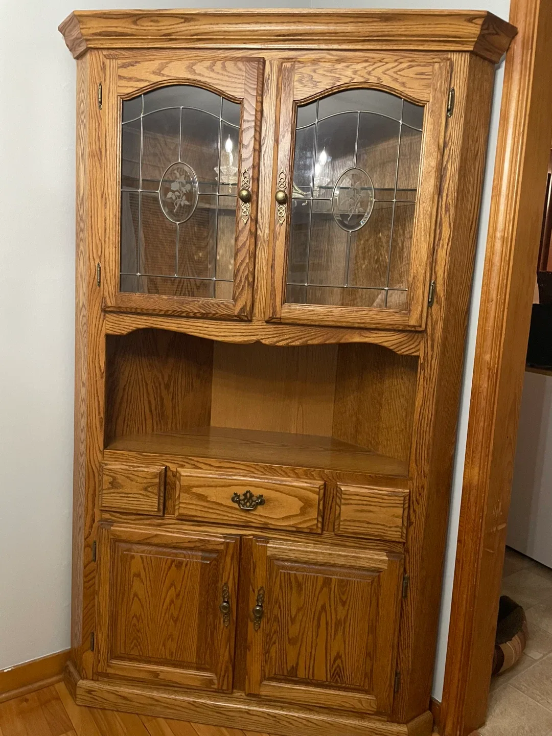 Wooden Corner China Cabinet image indicator(2)