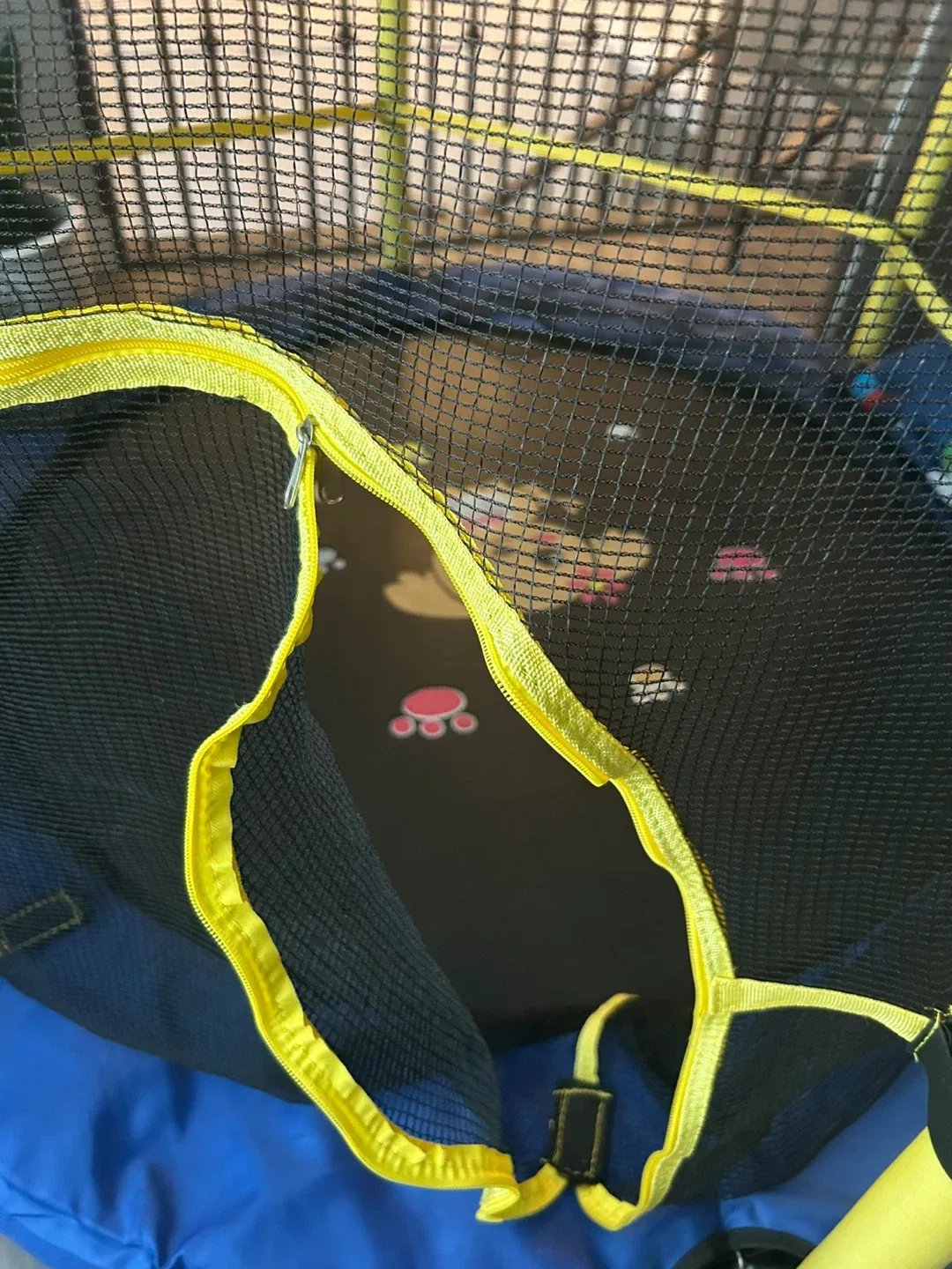 Kids Trampoline with Basketball Hoop image indicator(2)