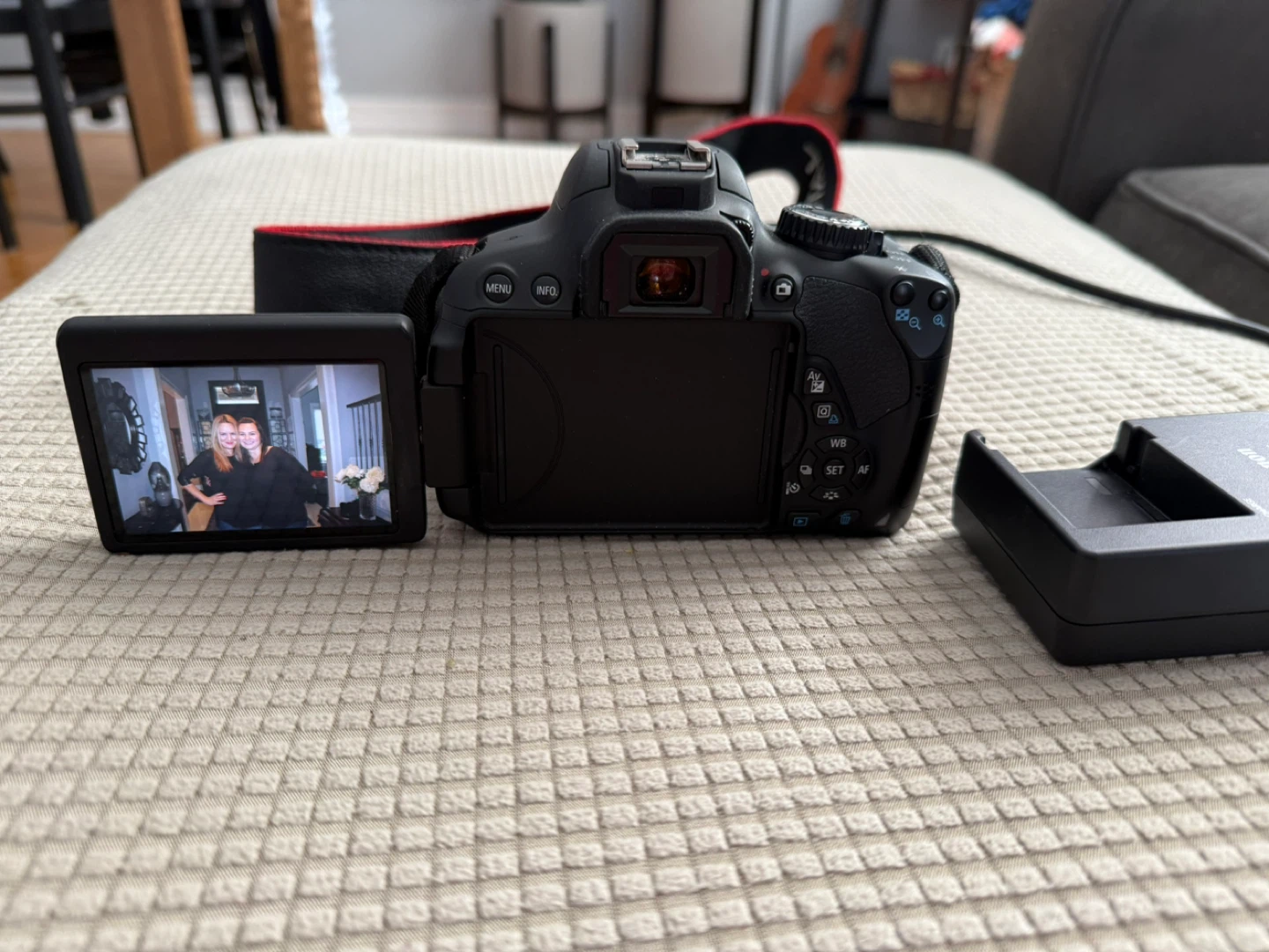 Canon EOS Rebel T4i DSLR Camera with 18-55mm Lens - photo 3