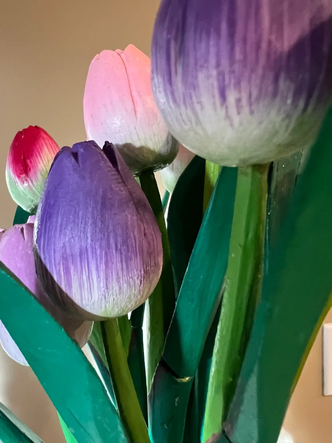 Wooden Tulips Decor image indicator(5)