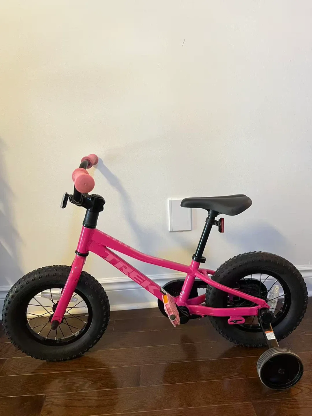 Trek Precaliber 12 Kids Bike - Pink image indicator(2)