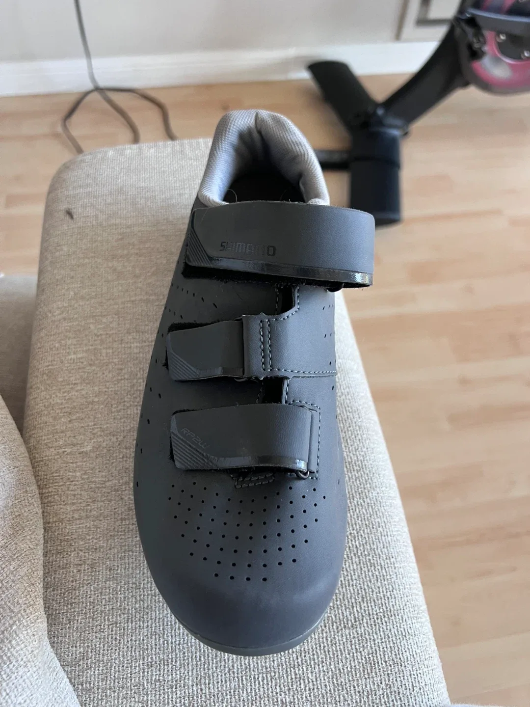 Peloton Bike & Shimano Cycling Shoes (US 9.5) image indicator(6)