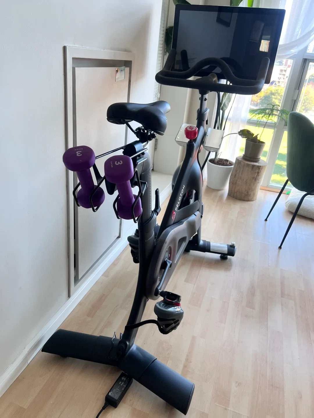 Peloton Bike & Shimano Cycling Shoes (US 9.5) image indicator(2)