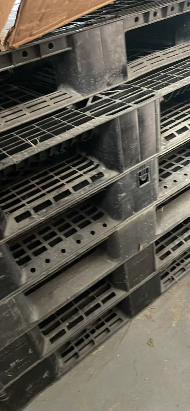 Wood and plastic pallets image indicator(2)