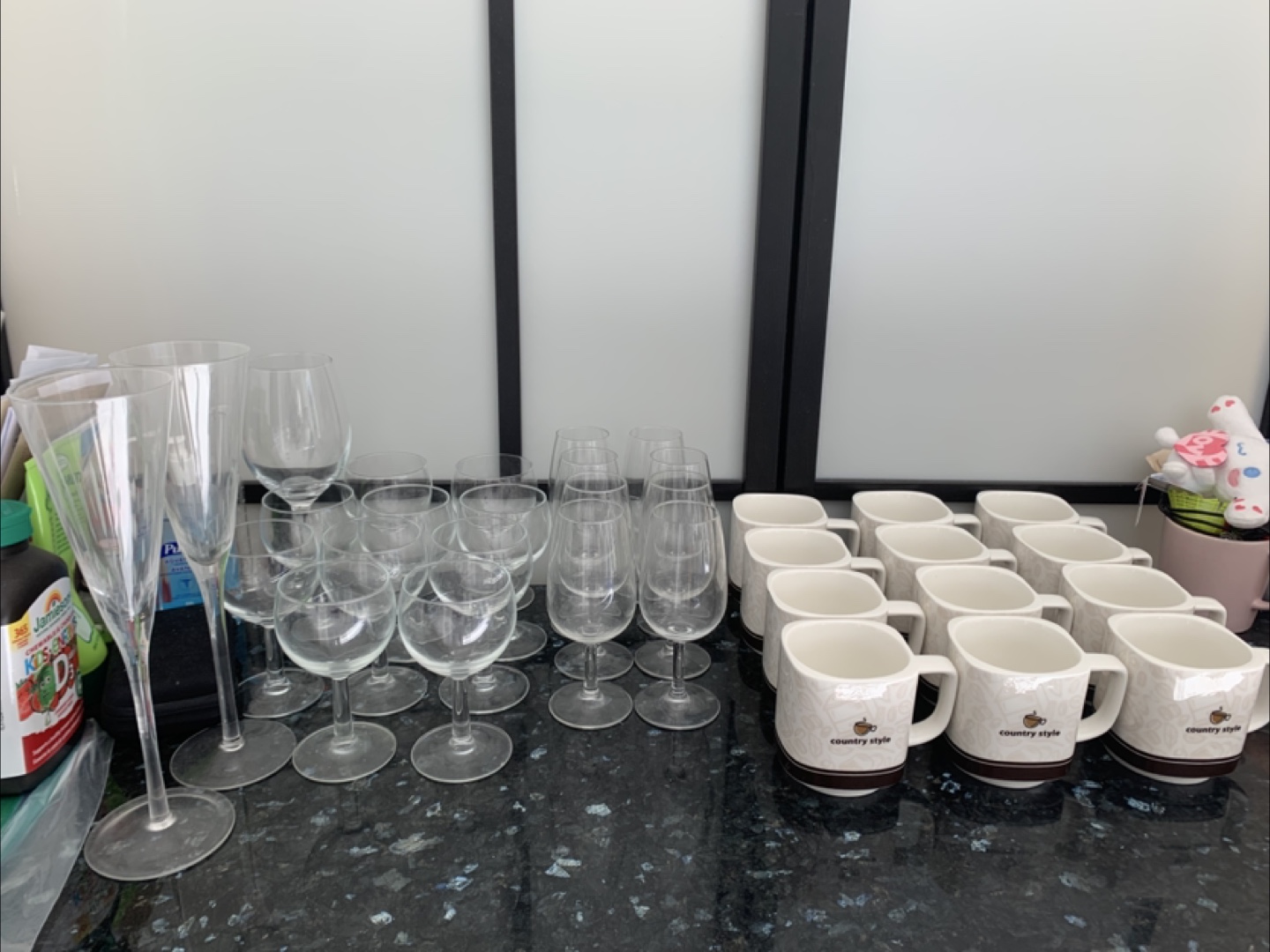 Wine Glasses & Country Style Mugs