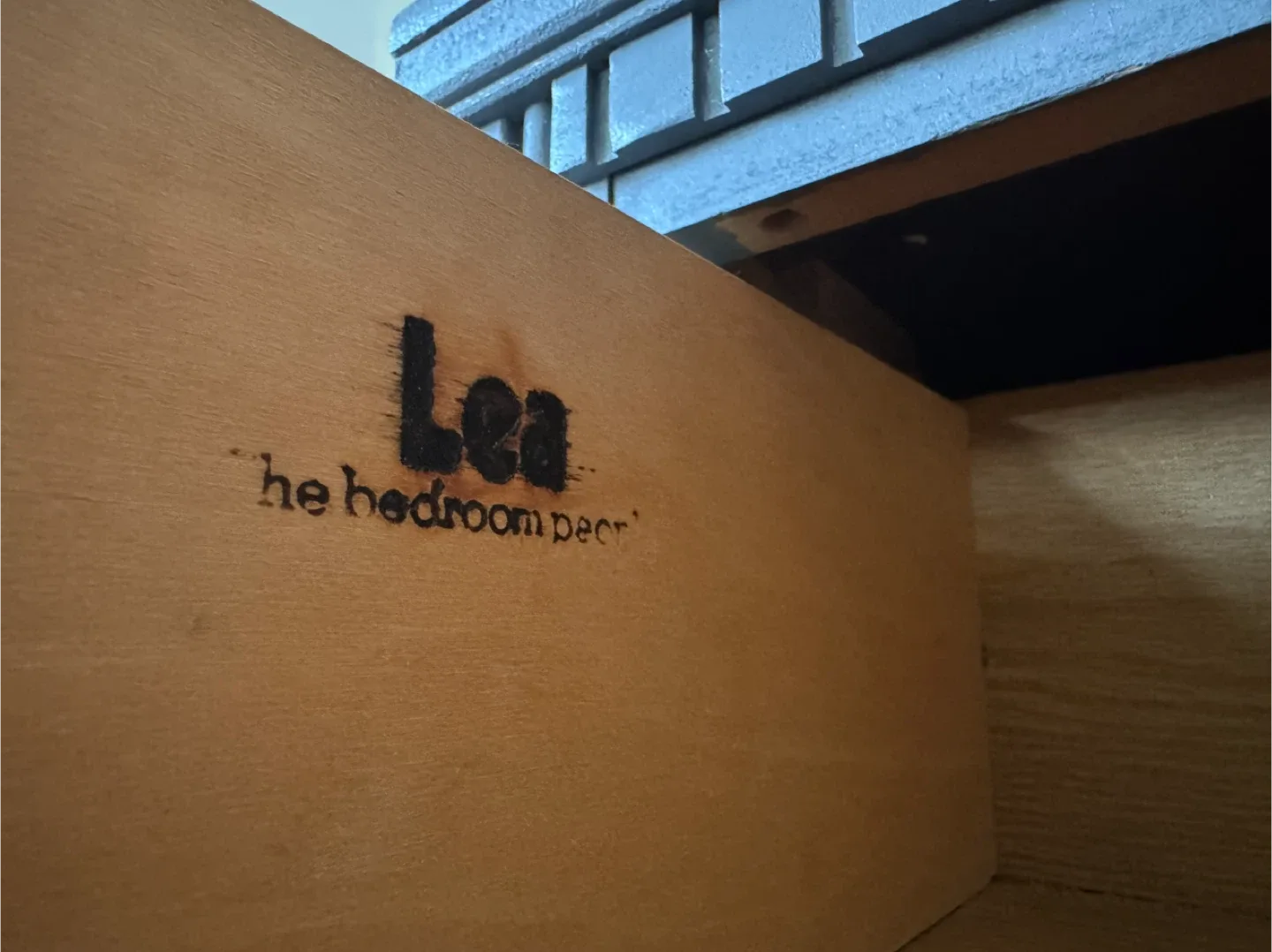 🩶🤎✨Beautiful solid dresser & nightstand✨🤎🩶 image indicator(9)