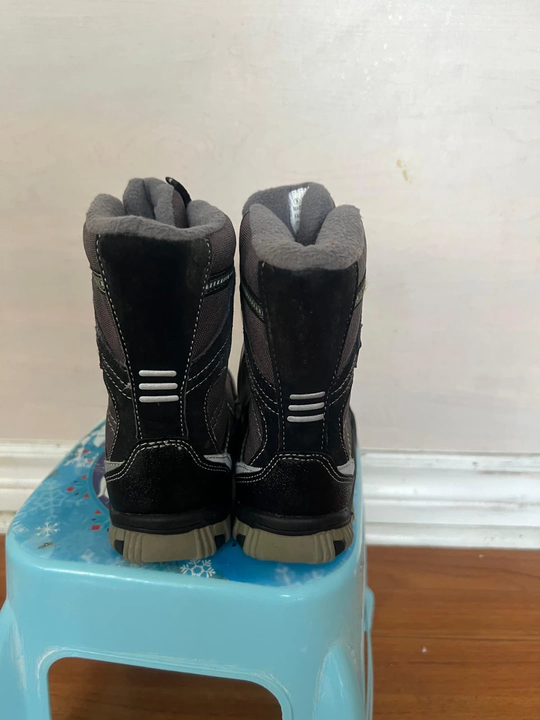 Walmart Toddler Winter Boots - photo 4