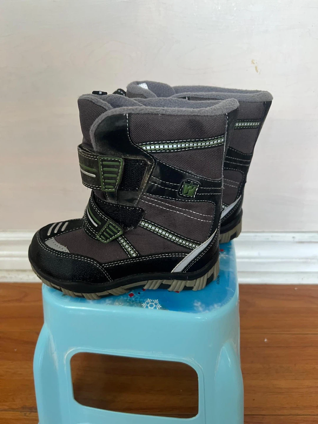 Walmart Toddler Winter Boots - photo 3