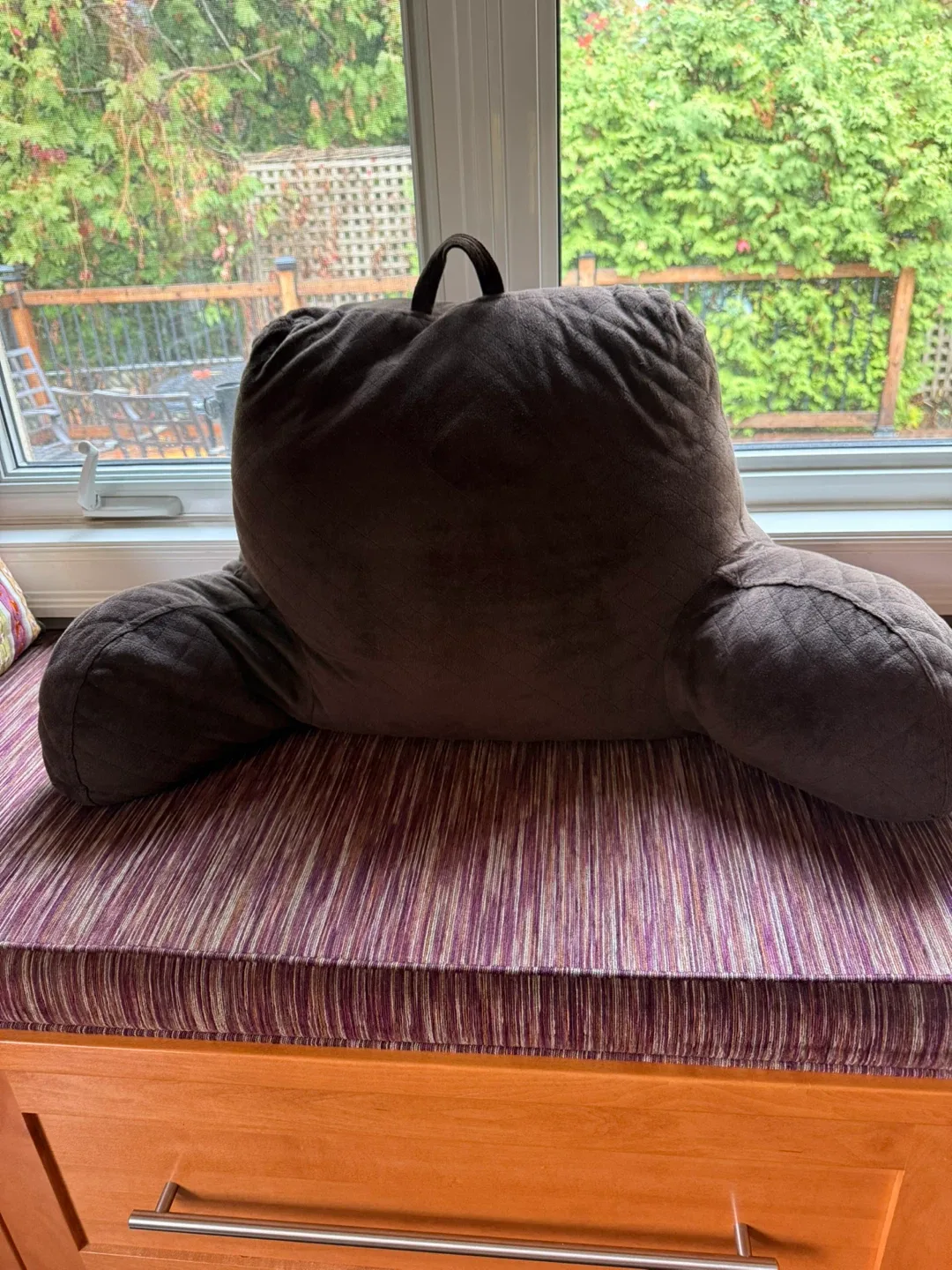 Reading Pillow -Brown image indicator(2)