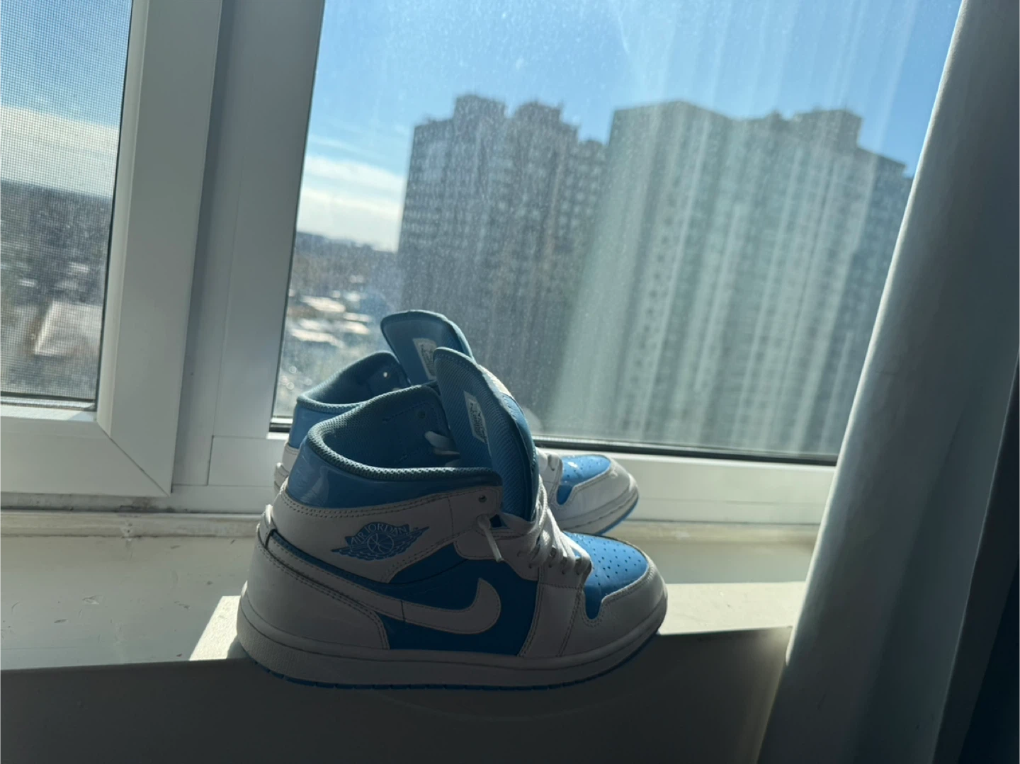 Air Jordan 1 Mid University Blue - Size US 8 - photo 3