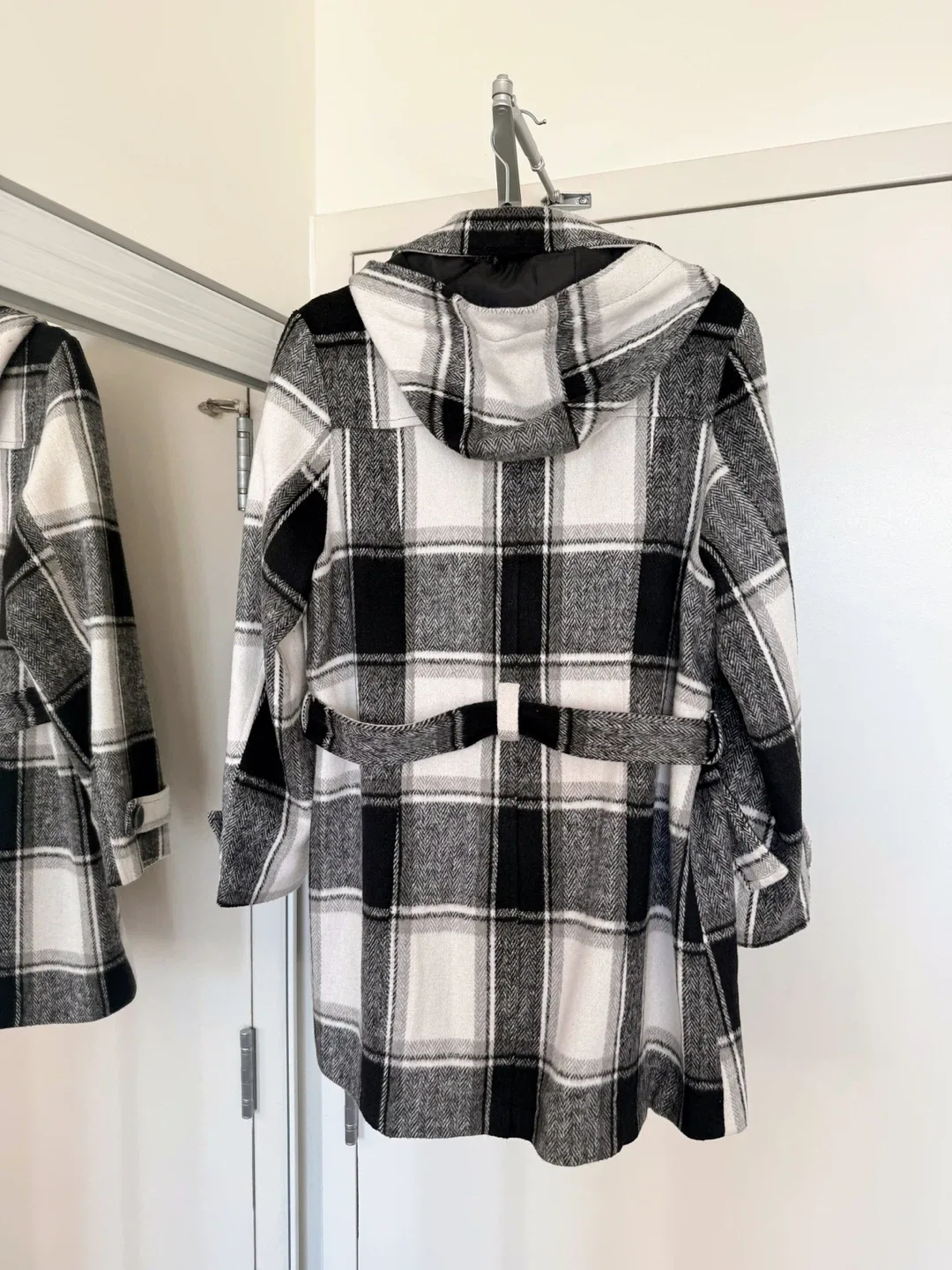 Black & White Plaid Coat - Size M image indicator(2)