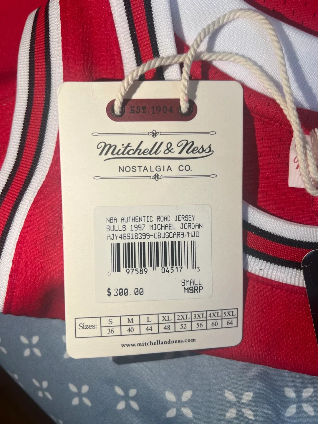 Mitchell & Ness Michael Jordan Bulls Jersey 1997-98 image indicator(5)