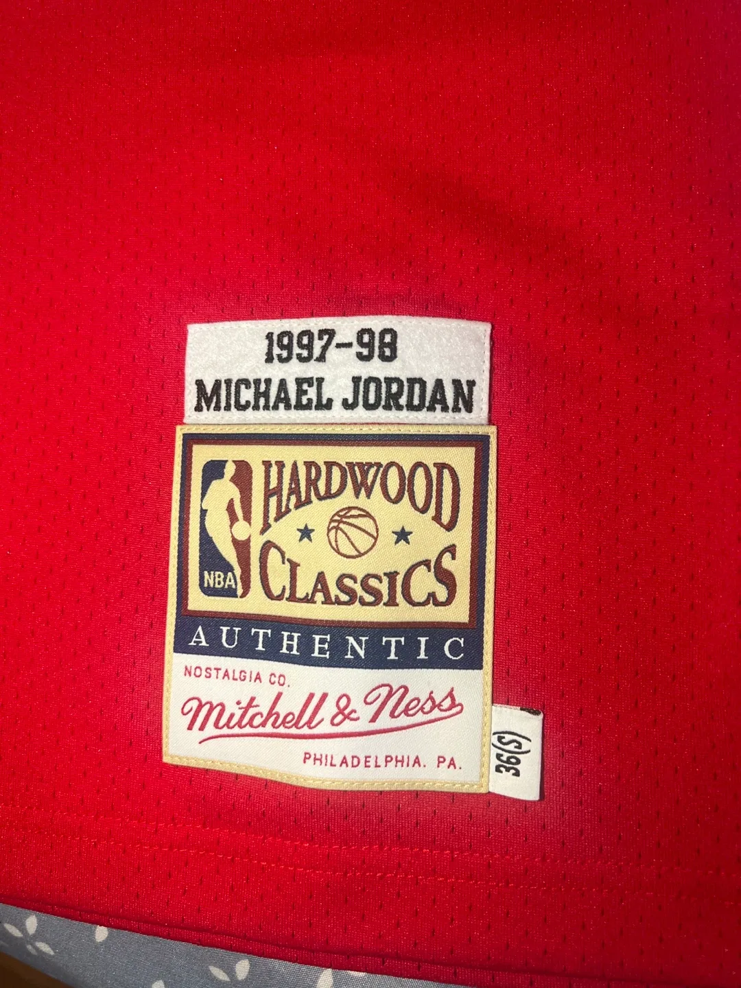 Mitchell & Ness Michael Jordan Bulls Jersey 1997-98 image indicator(3)