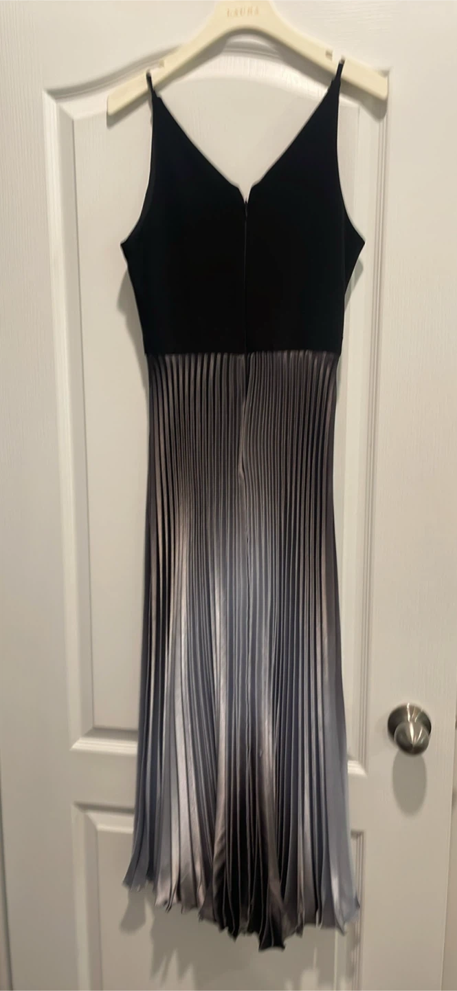 Laura Dress size 4 - Black & Silver Ombre, Size Small