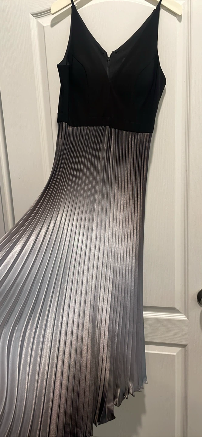Laura Dress size 4 - Black & Silver Ombre, Size Small - photo 2