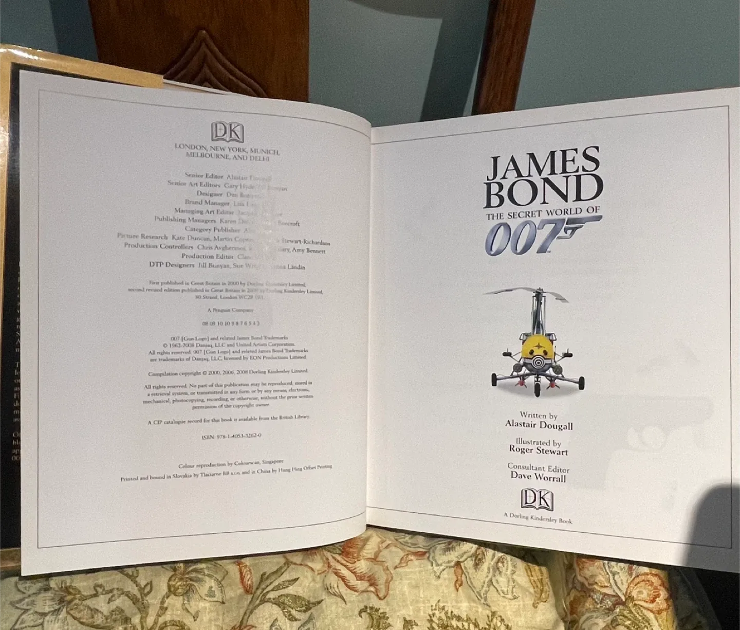 James Bond: The Secret World of 007 Book image indicator(2)