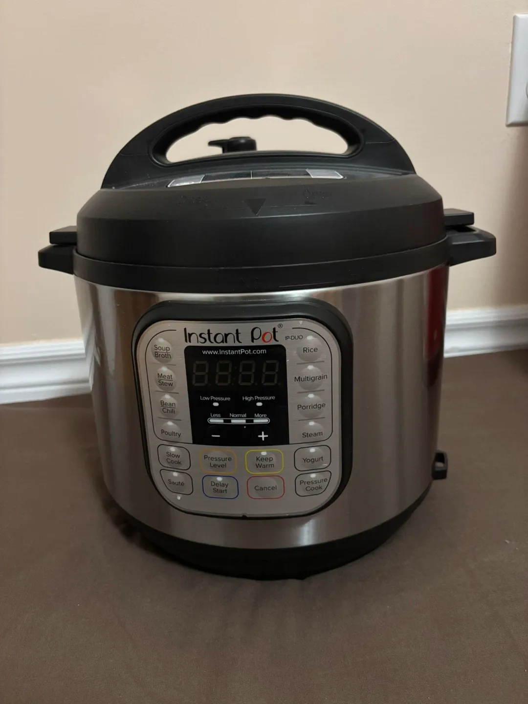 Instant Pot IP-DUO Electric Pressure Cooker
