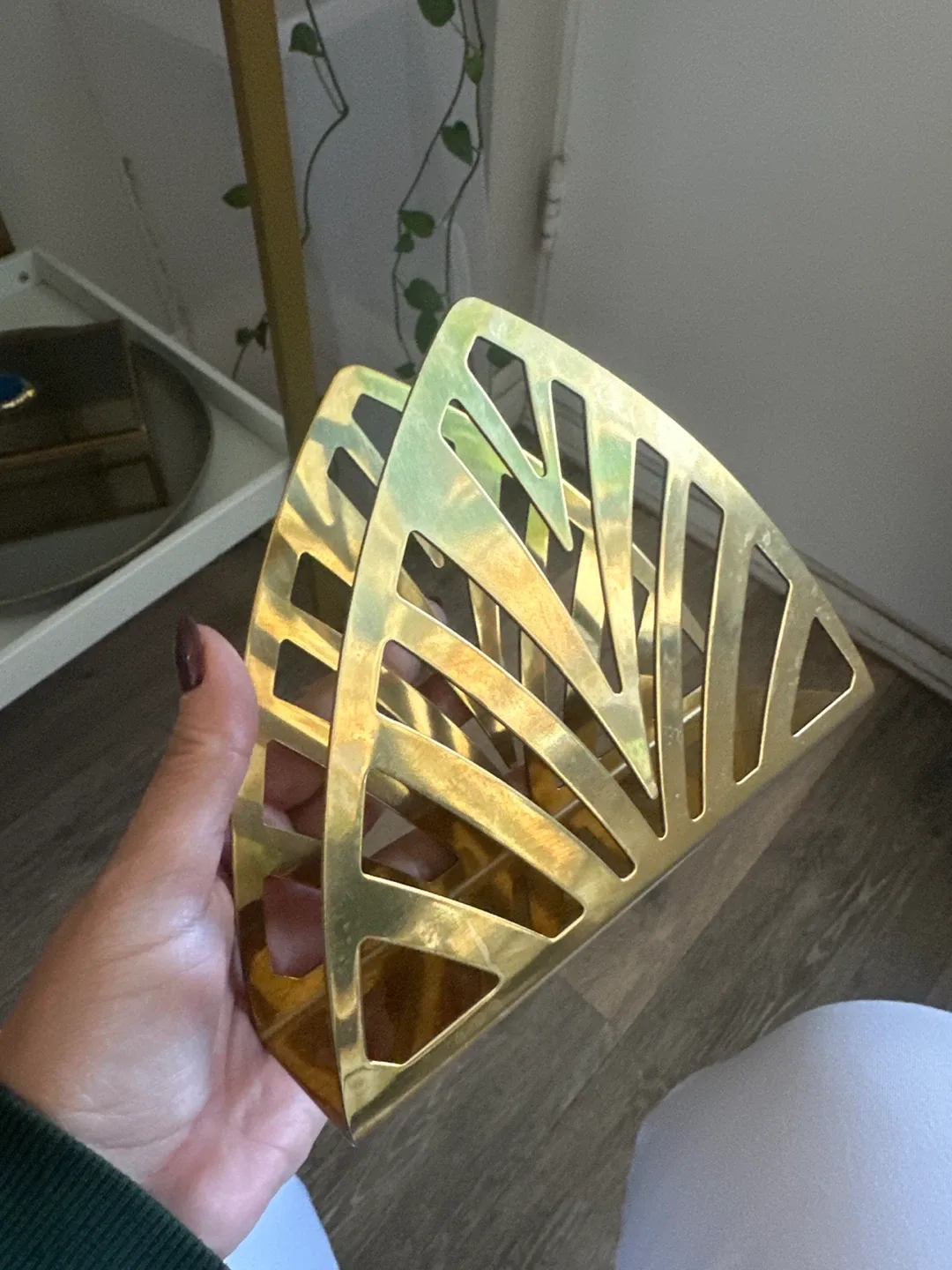 Gold Metal Napkin Holder thumbnail