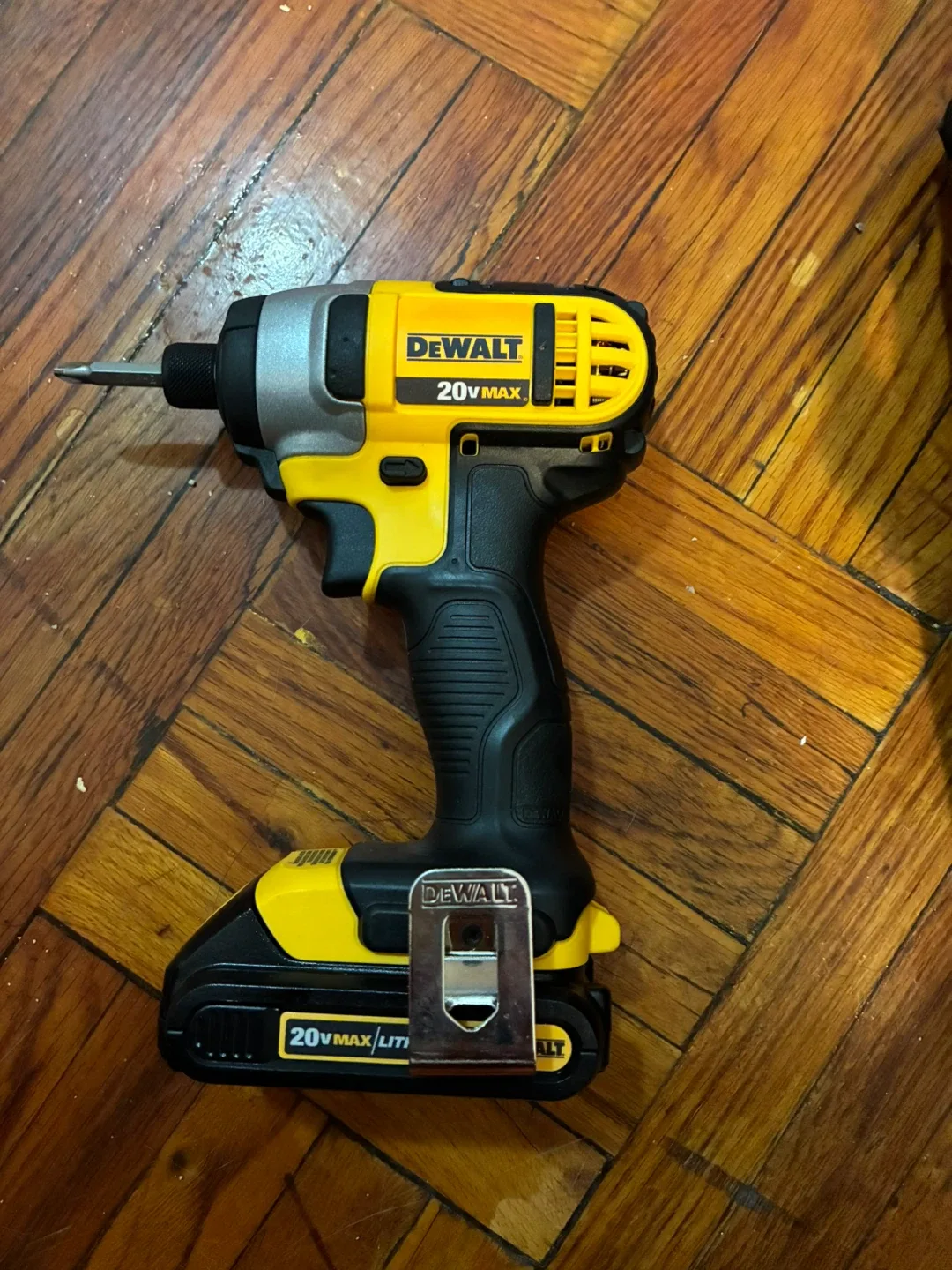 DeWalt 20V MAX Cordless Drill/Driver Combo Kit image indicator(4)