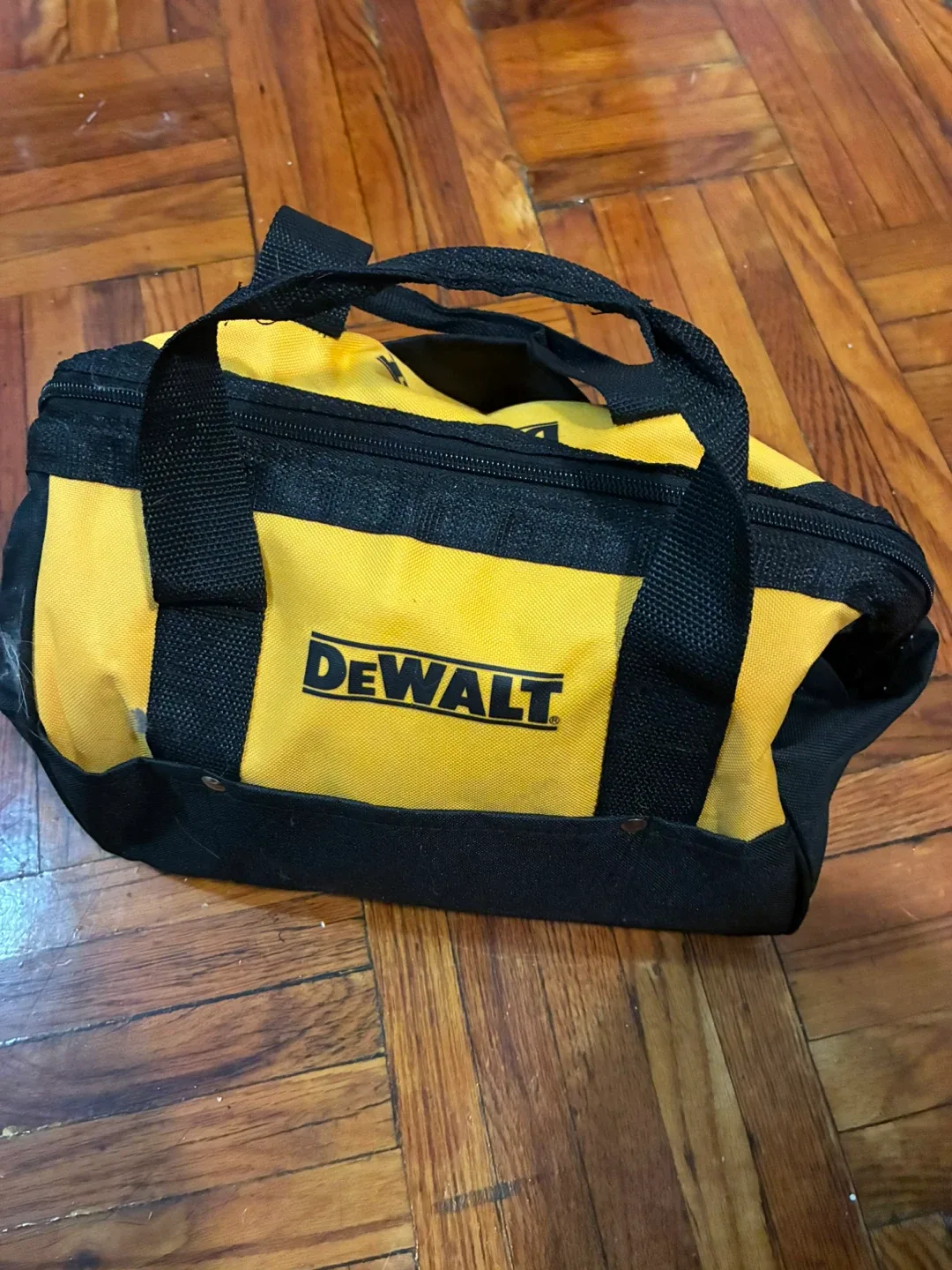 DeWalt 20V MAX Cordless Drill/Driver Combo Kit image indicator(5)