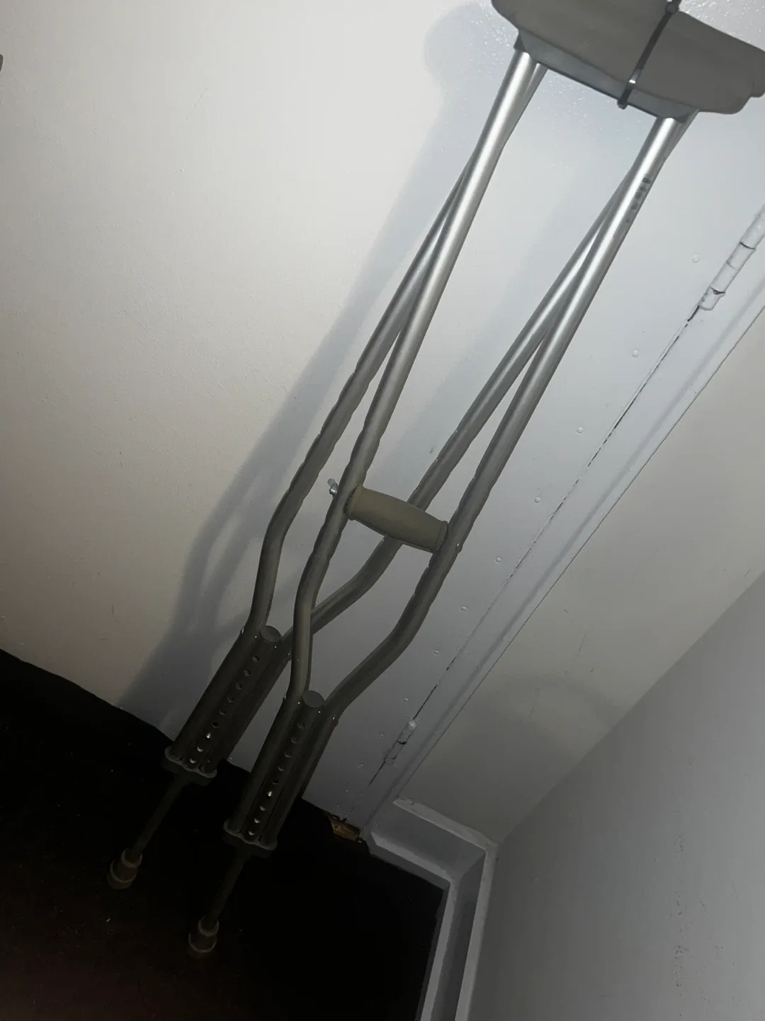 Adjustable Aluminum Crutches 🥕 image indicator(2)