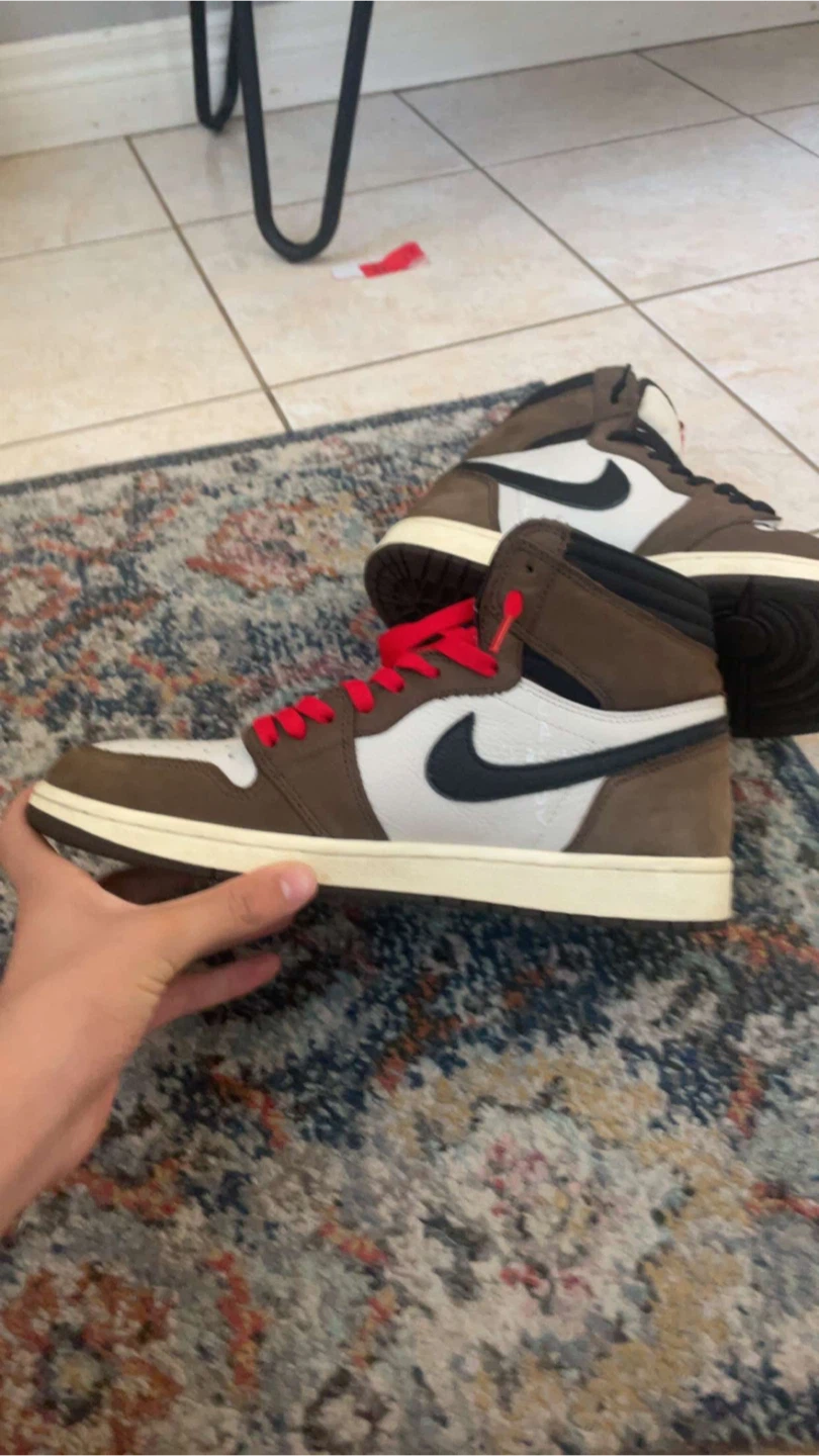 Nike Air Jordan 1 Travis Scott - photo 2