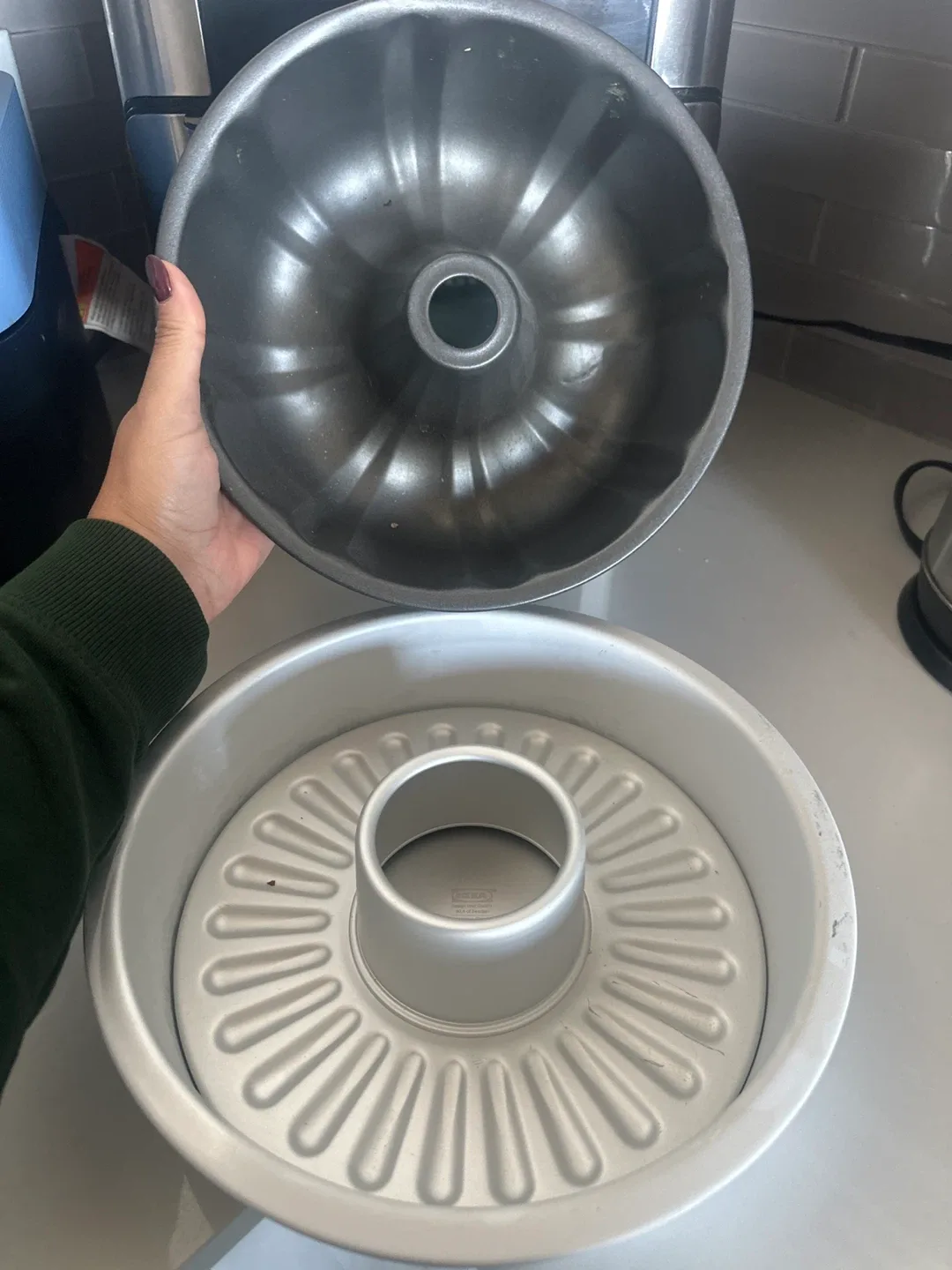 Bundt Cake Pan Set thumbnail