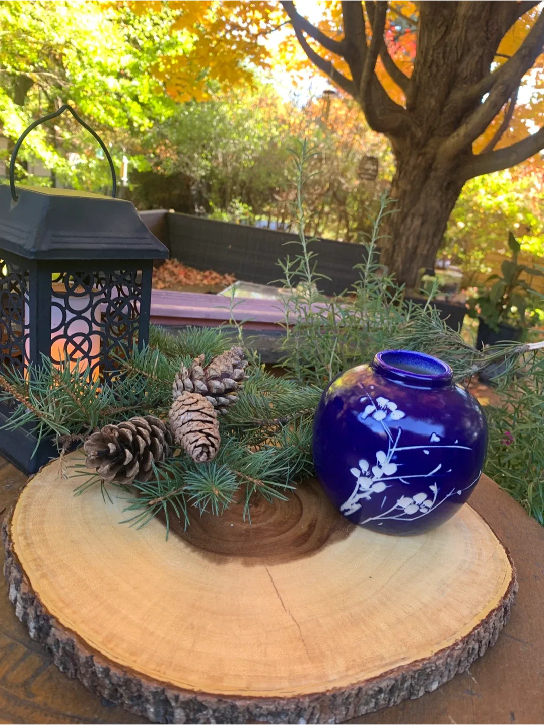 Beautiful Blue Floral Ceramic Vase image indicator(7)