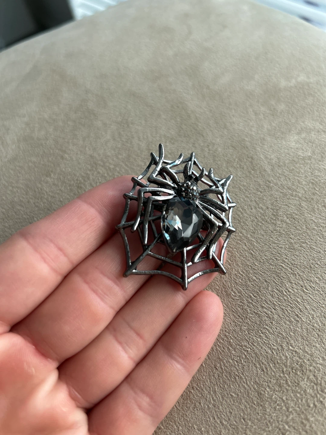 Spider Web Brooch Pin - Halloween Accessory - photo 3