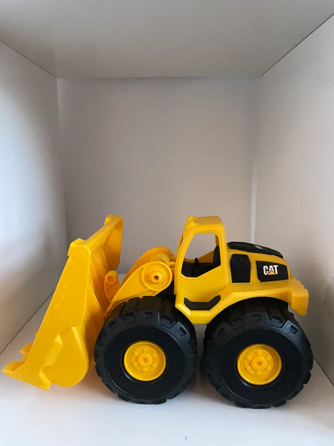 CAT Construction Toy Trucks image indicator(2)